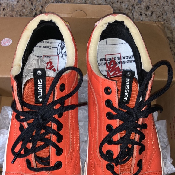 Vans - Picture 4 of 6